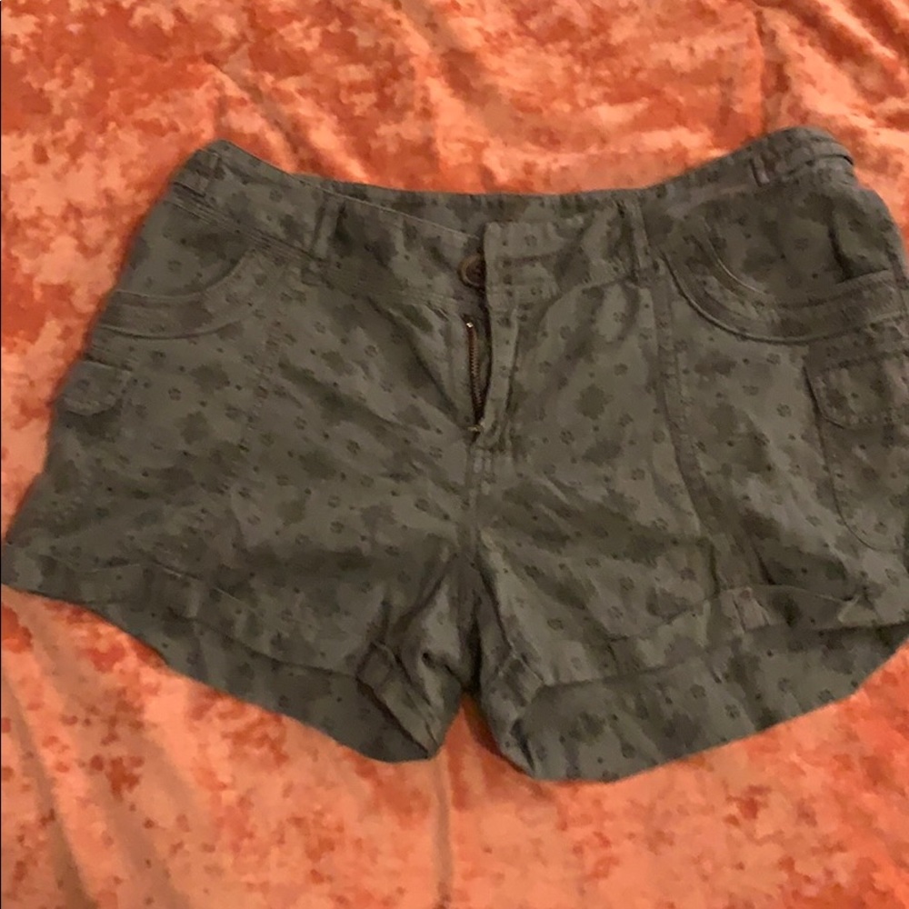 Maurices olive shorts